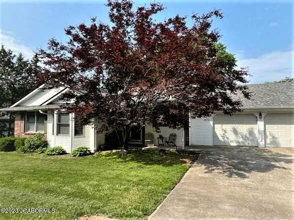 870 Nieman Rd, Holts Summit, MO 65043