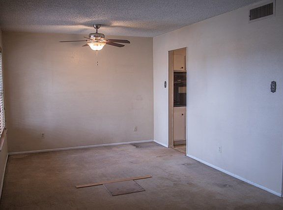 2nd image of 3518 Oakwood Dr
