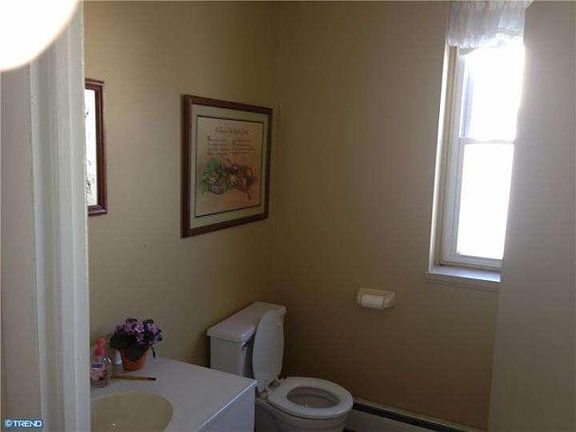 4th image of 4799 Silverwood St #1/2