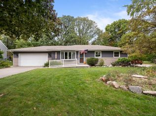 2117 William St, Roseville, MN 55113