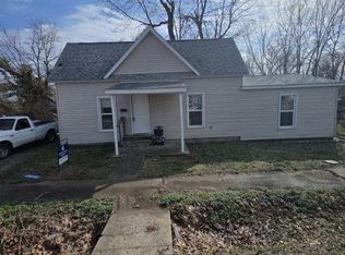 709 N Garfield St, Marion, IL 62959