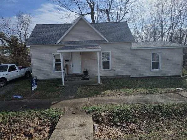 709 N Garfield St, Marion, IL 62959