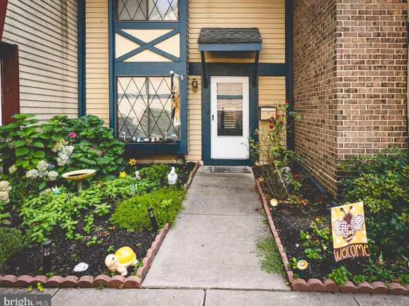 30 Coventry Ct, Clementon, NJ 08021
