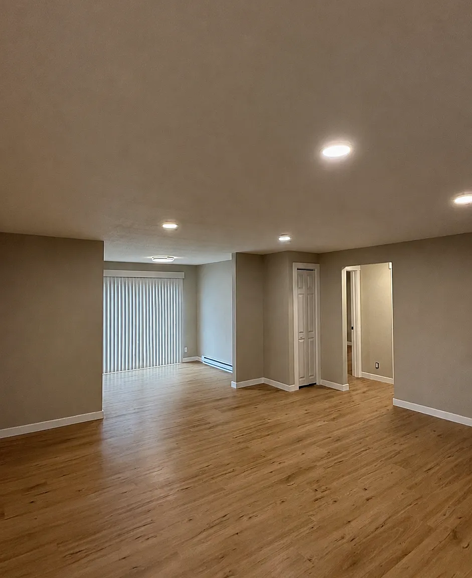 2 bed, 950 sqft, $2,300 — Photo 4