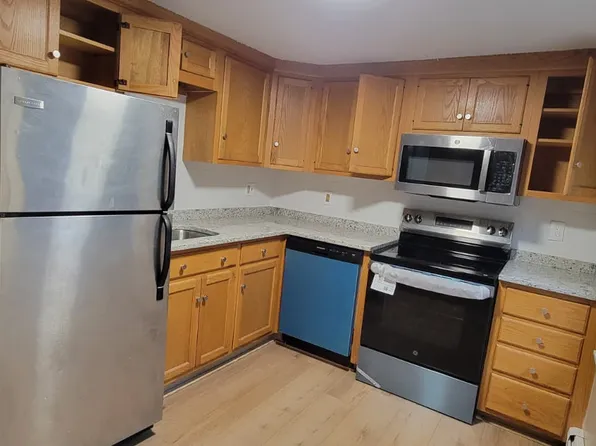5 Seminary Rd #1, Simsbury, CT 06070