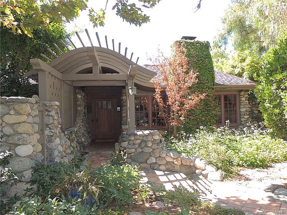 2nd image of 2293 Bonnie Brae Ave