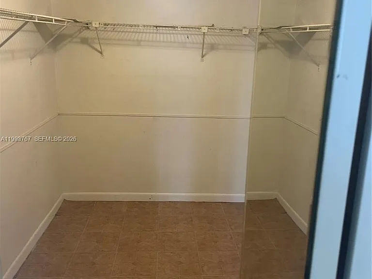 114 Lake Emerald Dr #409 — Photo 9