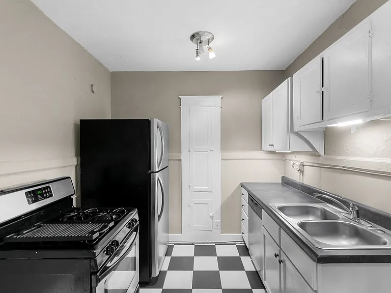 Flanagan Flats — Photo 1