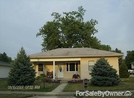 Front of house
						:
						*This pic was before the new roof and the trees are gone.