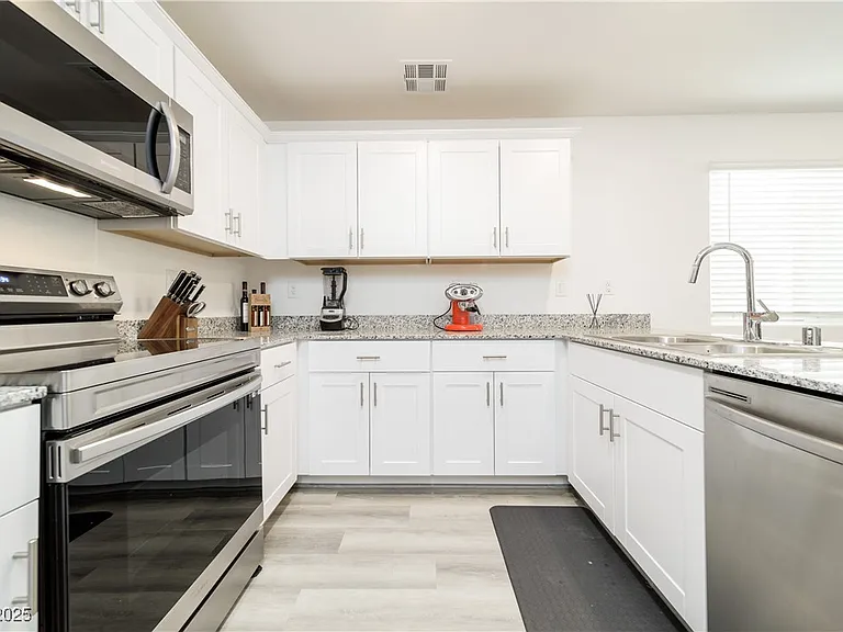 2849 Desert Mosaic Ln #5 — Photo 5