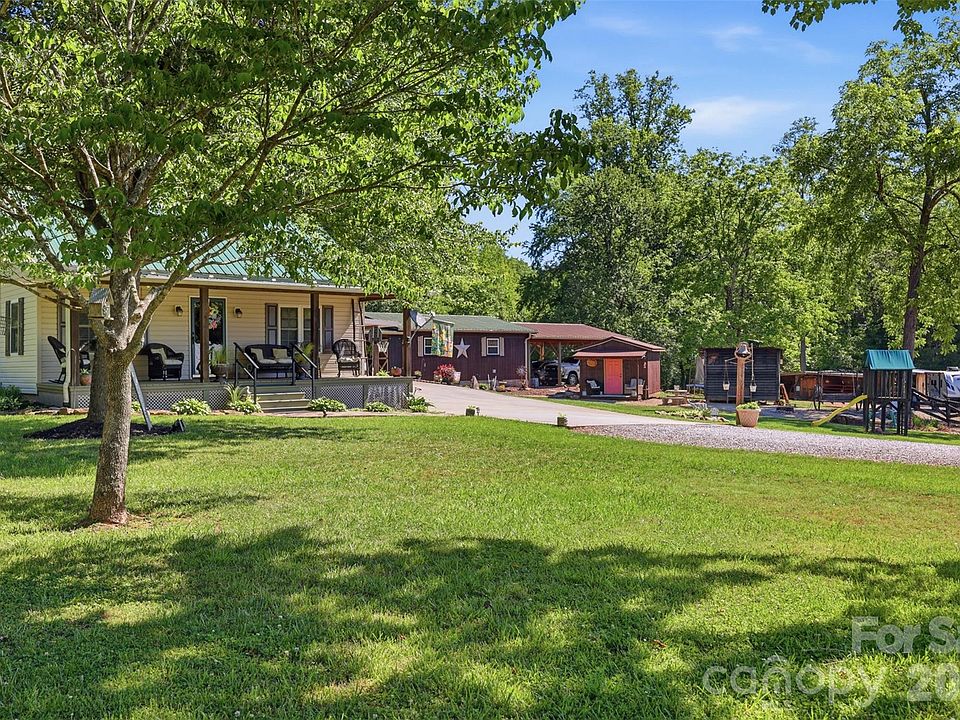 1st image of 176-174 Oak Hollow Rd