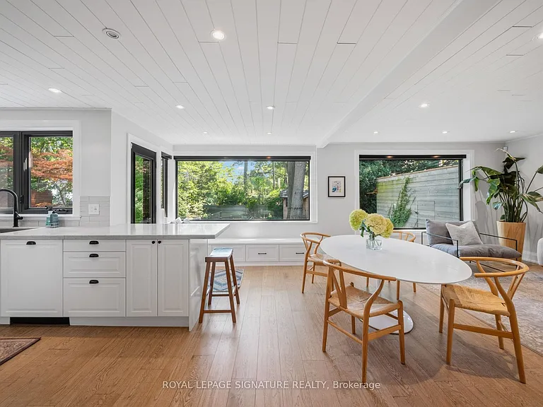 74 Fallingbrook Dr — Photo 15