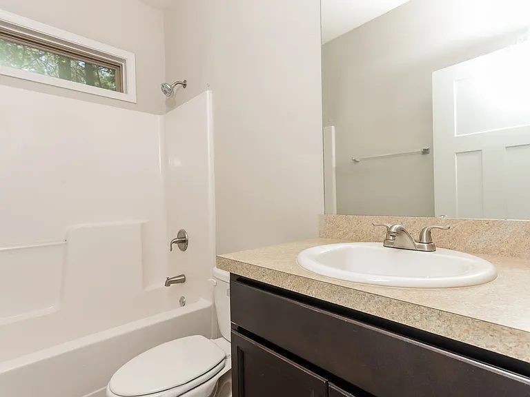 416 Pearl St — Photo 15