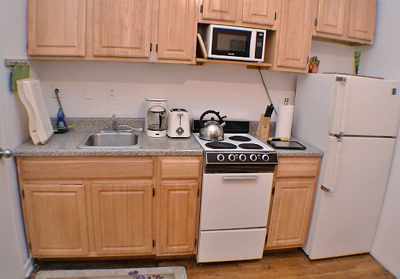 2nd image of 211 W 53rd St APT 4D