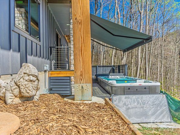 75 Ladyslipper Ln, Waynesville, NC 28786