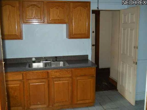 2nd image of 888 E 143rd St