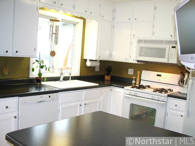 2nd image of 1177 Benton St