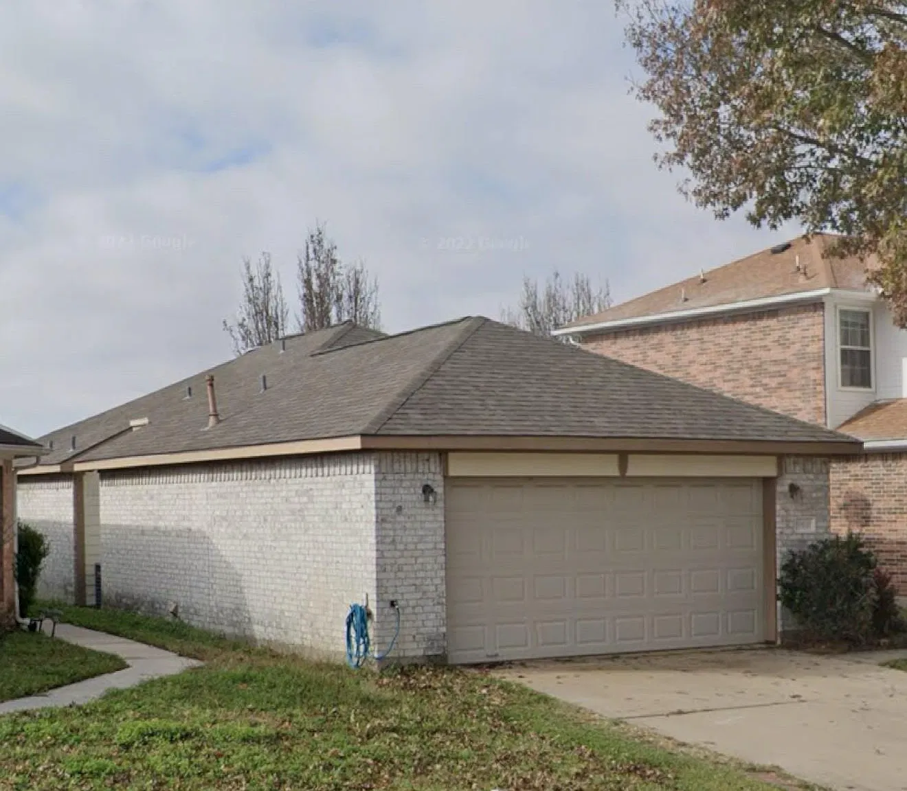 3 bed, 2.0 bath, 1302 sqft, $1,800 — Photo 2