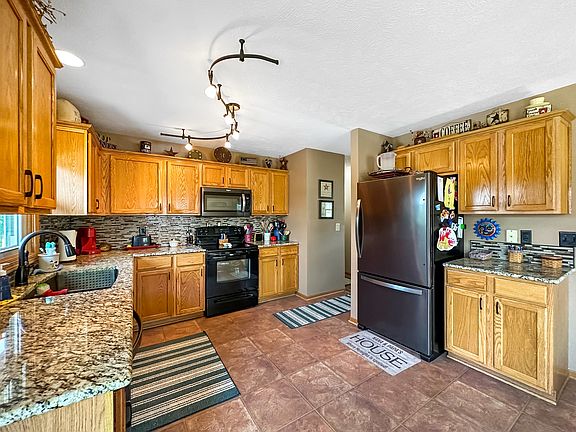 4th image of 435 Sunnyside Dr
