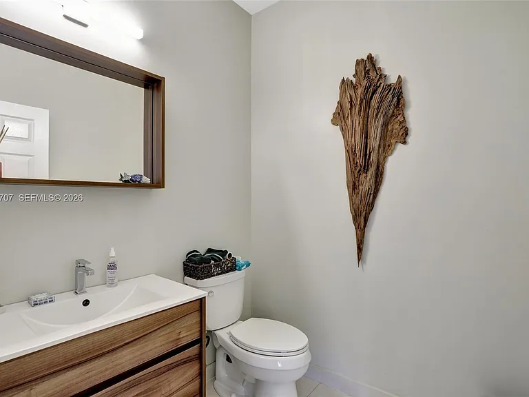 1653 Winterberry Ln — Photo 17