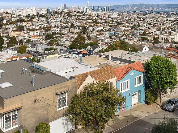 3rd image of 4390 Cesar Chavez St
