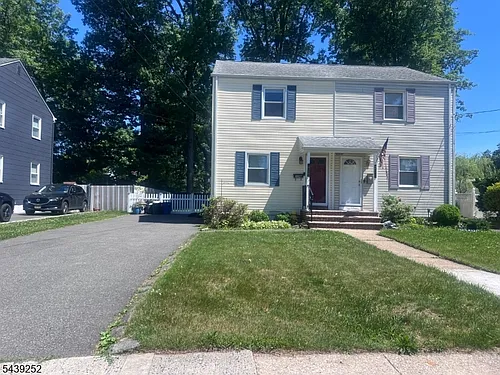 228 Windsor Ave Photo 1