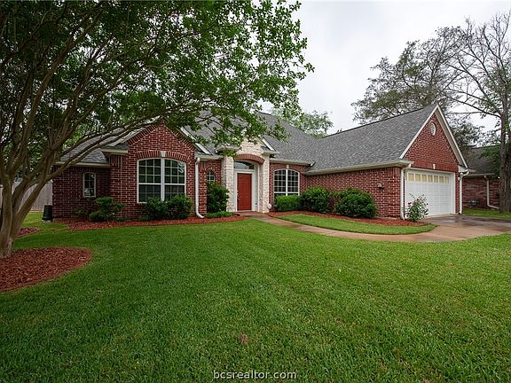 4th image of 3910 Park Hurst Dr