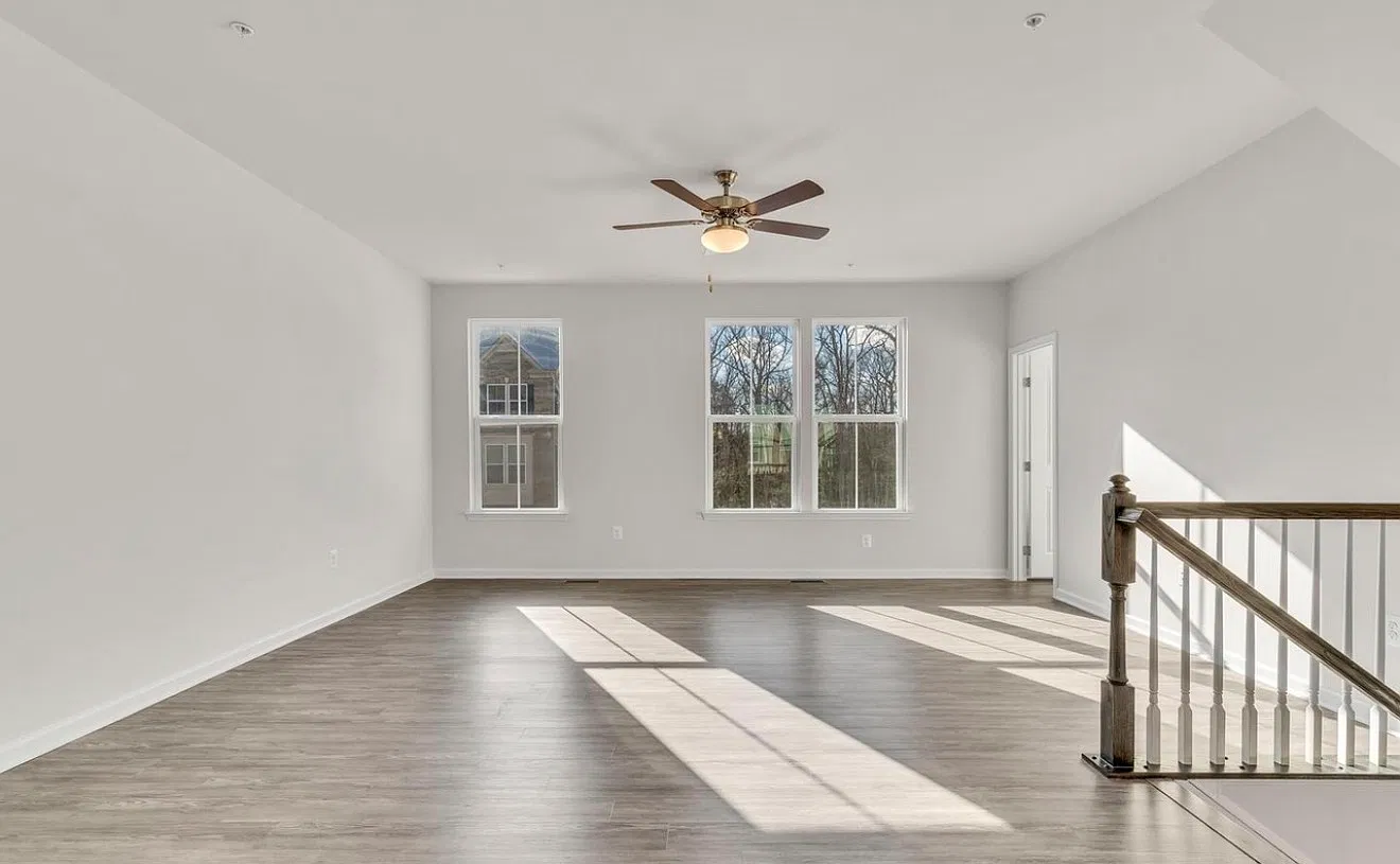 4 bed, 2.5 bath, 2363 sqft, $3,500 — Photo 3