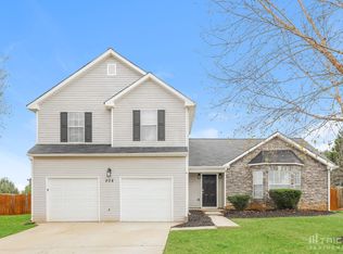 508 Easton Dr, Locust Grove, GA 30248