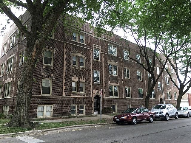 1st image of 2335 W Ainslie St APT 3E