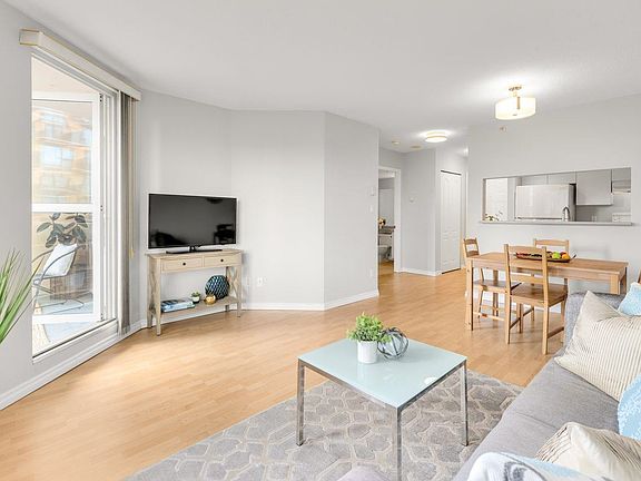 4th image of 3455 Ascot Pl #912