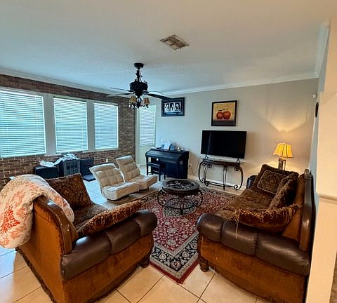 3rd image of 1516 Bunker Dr