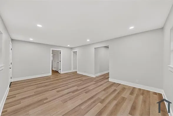 3 bed, 137 sqft, $2,400 — Photo 4