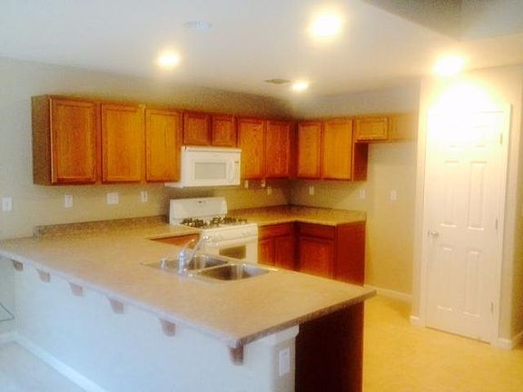 4th image of 422 S Kona Ave