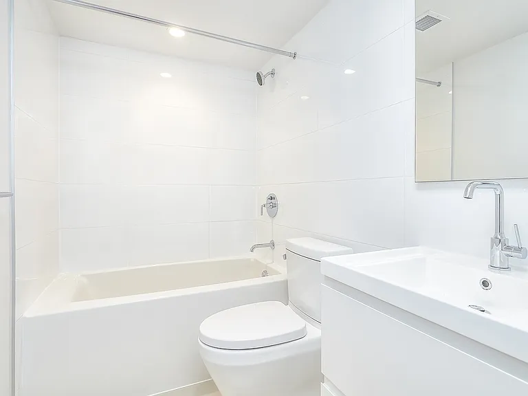 1133 Hornby St #1501 — Photo 16