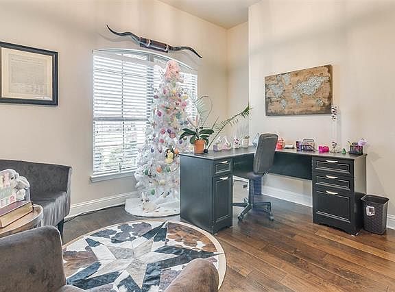 5th image of 1689 Laramie Ln