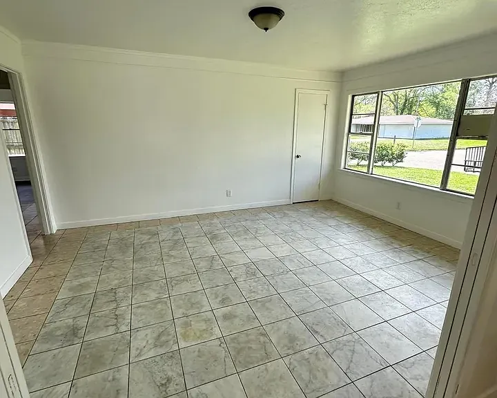 5720 Shivers Dr — Photo 8