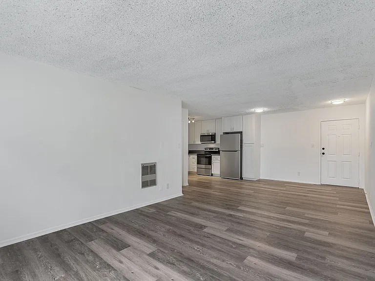 THE COLONY AT DRONFIELD (Mountain View Manor) — Photo 10