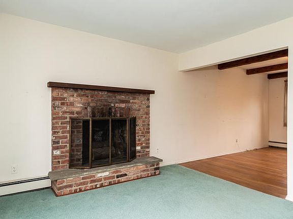 4th image of 37B E 14th St