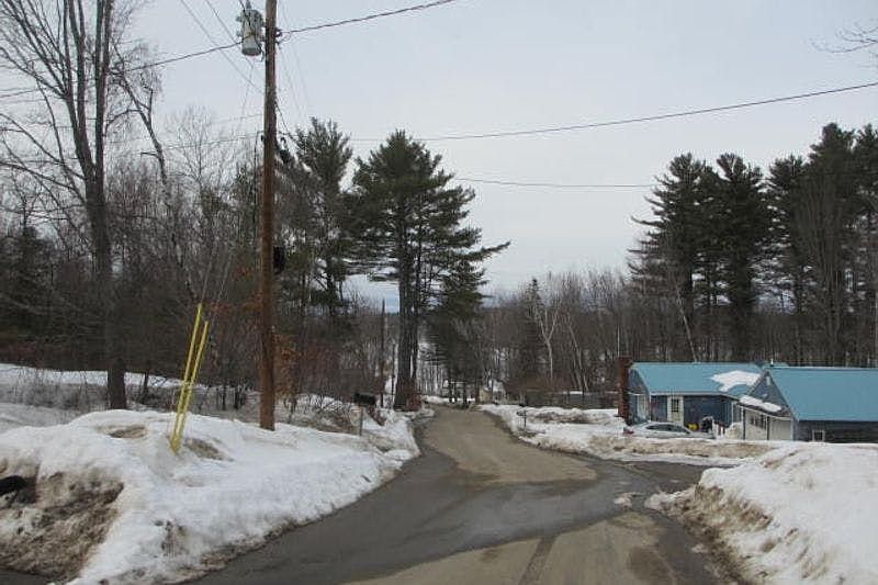 2nd image of 17 Fortier Rd