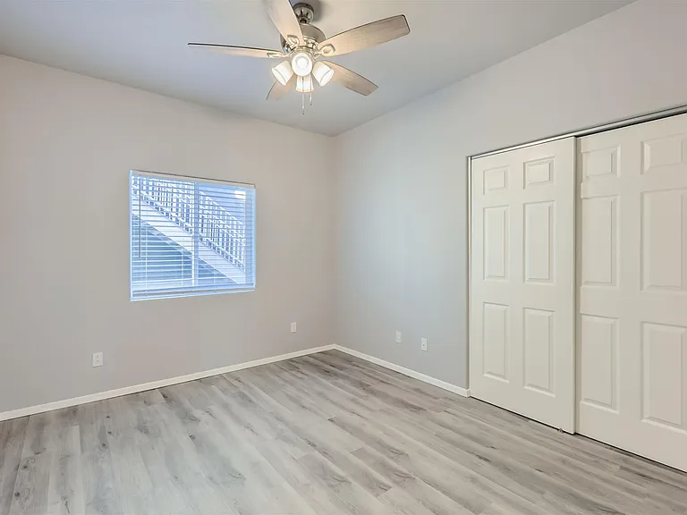 7010 N 80th Ave — Photo 14