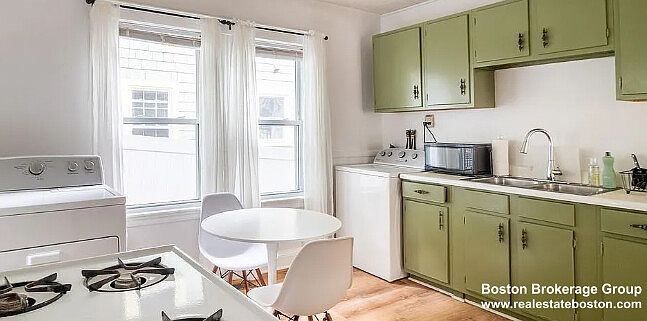 1st image of 122 Hillside St #1