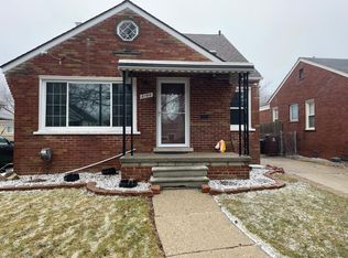 8144 Sunburst St, Center Line, MI 48015