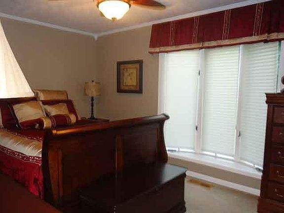 5th image of 16 Dallas Dr