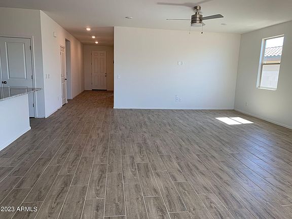 3rd image of 2340 W Sunland Ave