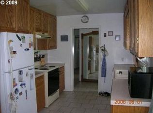 1928 Snyder Ct, Myrtle Point, OR 97458