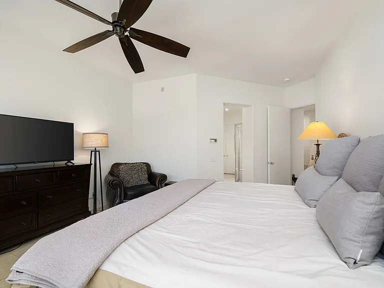 79695 Mandarina — Photo 12