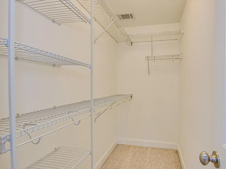 5564 Connor Dr — Photo 28