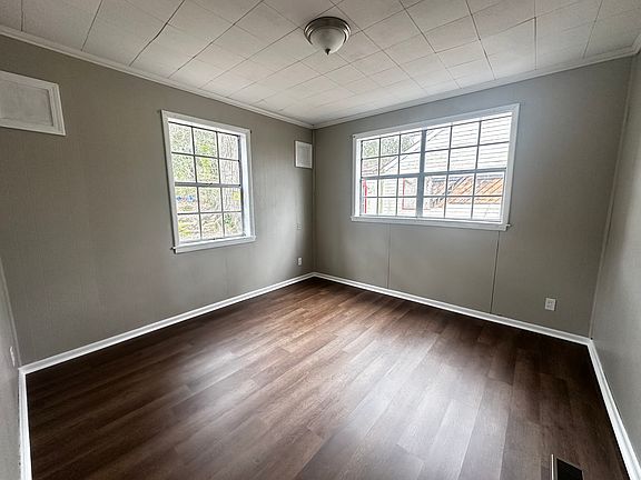 2nd image of 1633 Graymont Ave W