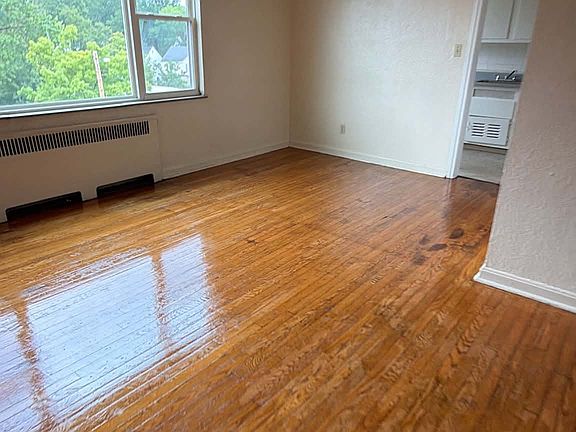 3rd image of 2366 Noble Rd #306